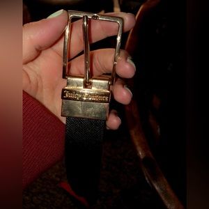 women’s Juicy Couture belt reverse black/red ~ never worn !